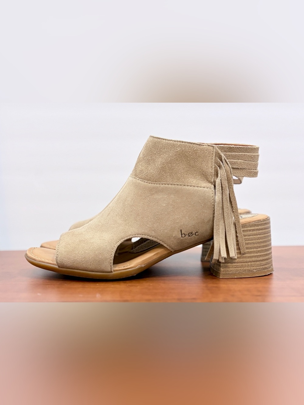 b.o.c. Taupe Suede Fringe Peep Toe Sandals 8